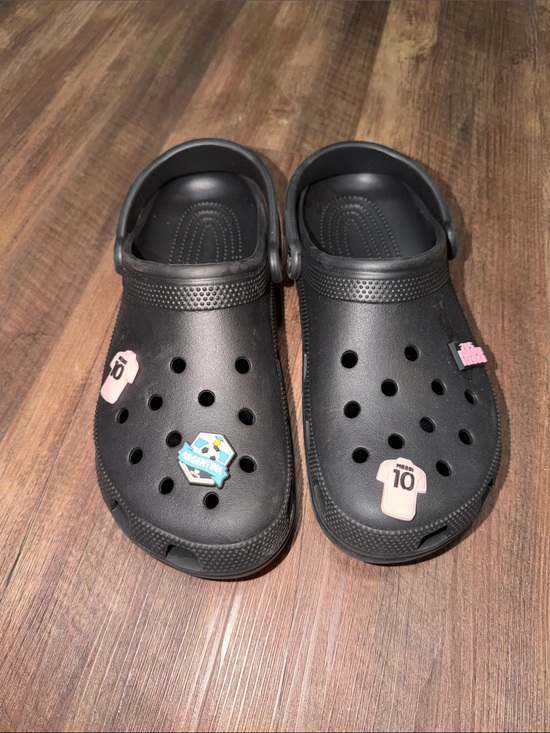 CROCS Other - Crocs Clog Black EEUC with Messi Jibbits #10 men’s 10/ women’s 12